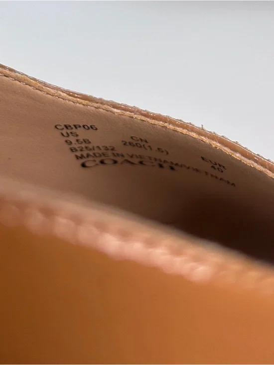 Newn’Box Tea Rose Sz 9.5 Patent Leather Block Heel Pumps by COACH in Honey Brown - Picture 9 of 10